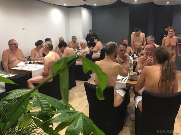 O'Naturel Nude Restaurant in Paris